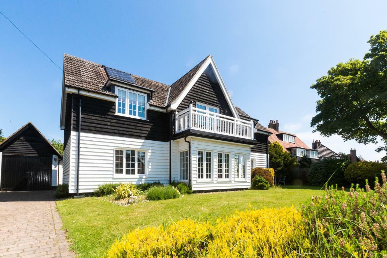 Lake Cottage - A Large Holiday Home In Thorpeness - Close To The Beach And The Meare - Aldeburgh Coastal Cottages 외부 사진